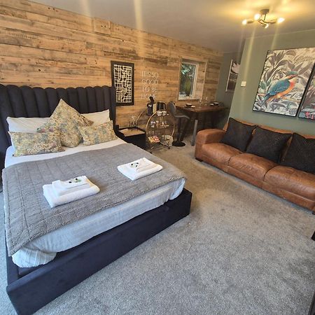 Boutique Shrewsbury Suites Екстер'єр фото