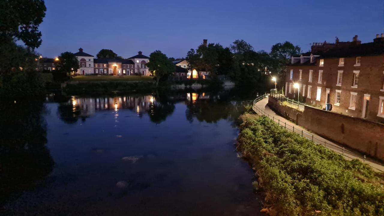 Boutique Shrewsbury Suites Екстер'єр фото