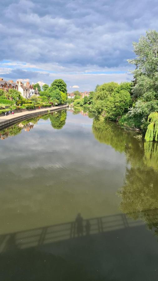 Boutique Shrewsbury Suites Екстер'єр фото