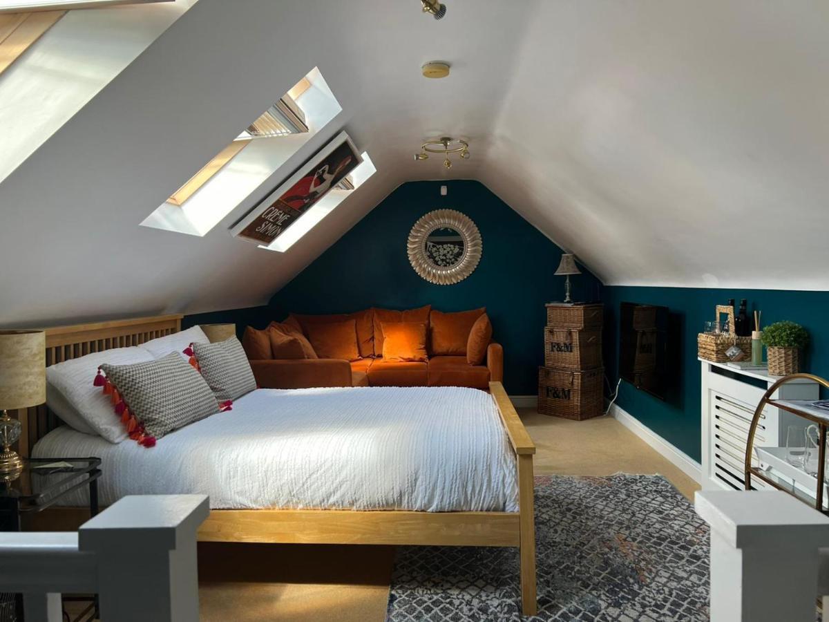 Boutique Shrewsbury Suites Екстер'єр фото