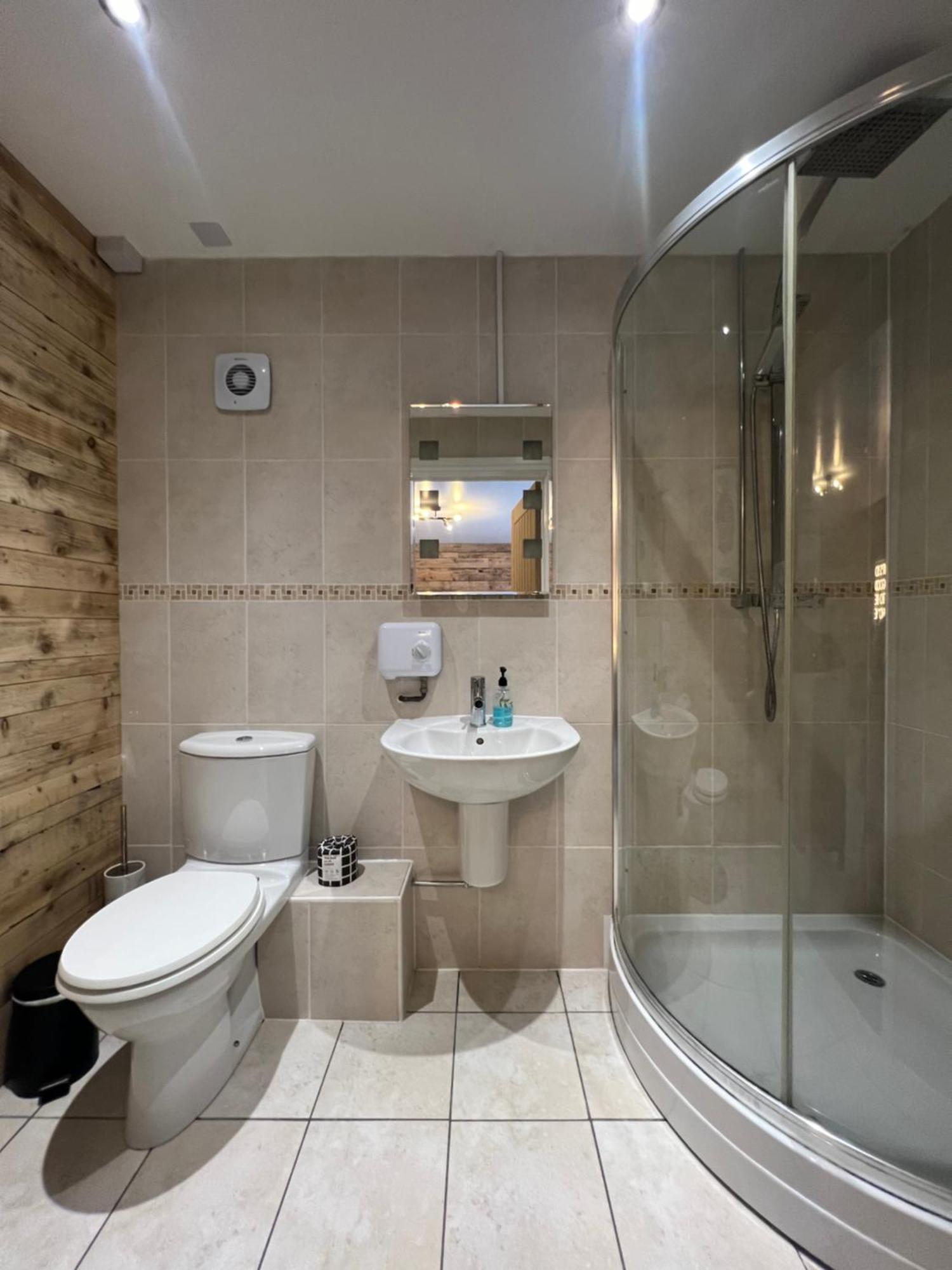 Boutique Shrewsbury Suites Екстер'єр фото