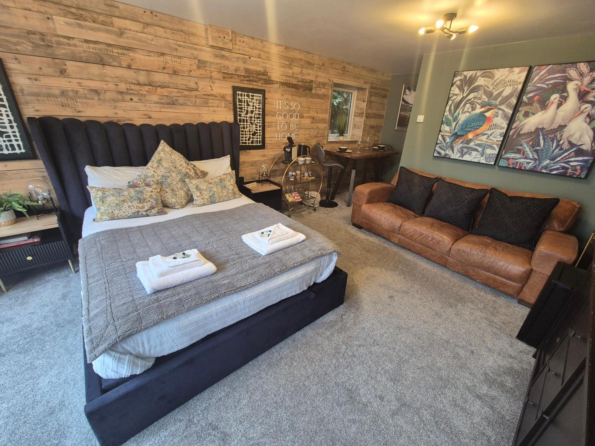 Boutique Shrewsbury Suites Екстер'єр фото